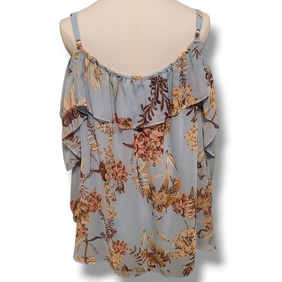 BOUTIQUE - 3X Floral Ruffle Cold Shoulder - Picture 3 of 6